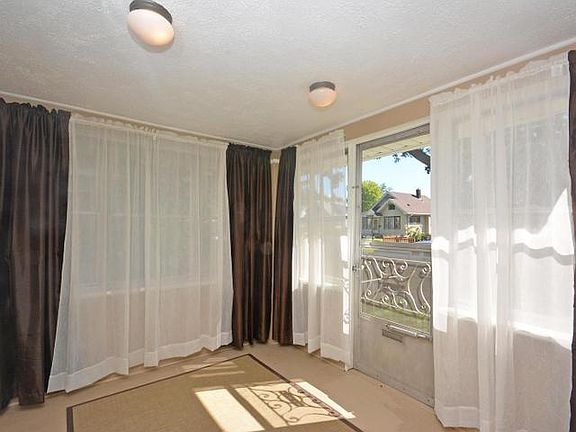 4th image of 3626 26th Ave S