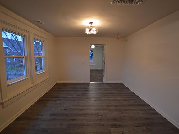3rd image of 1306 Woodlawn Ave #2