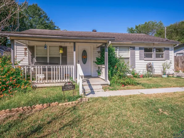 1509 N Daisey St, Gladewater, TX 75647