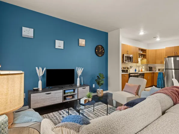 630 S Garfield Ave Unit 212, Traverse City, MI 49686