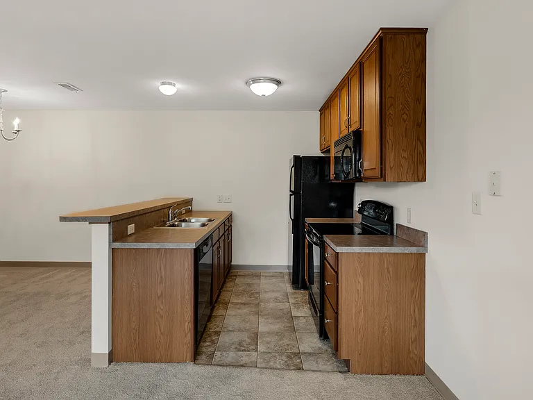 Hempfield Commons — Photo 6