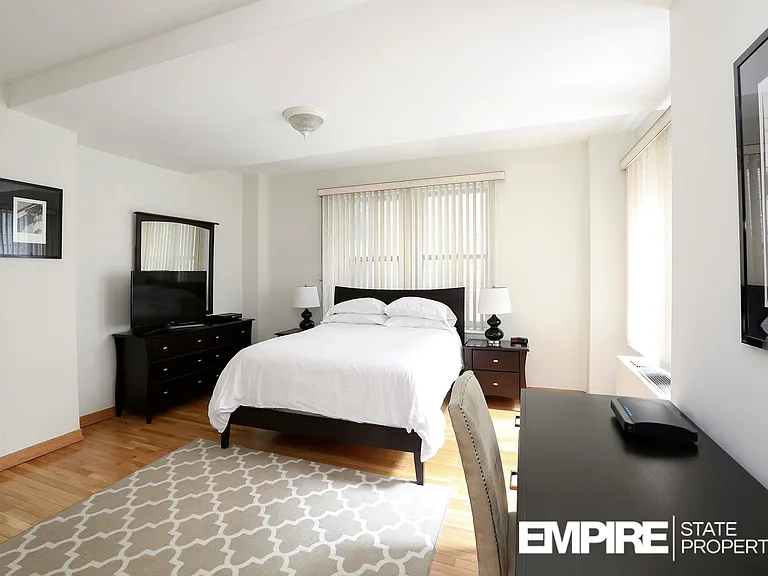 150 W 51st St #1530 — Photo 5