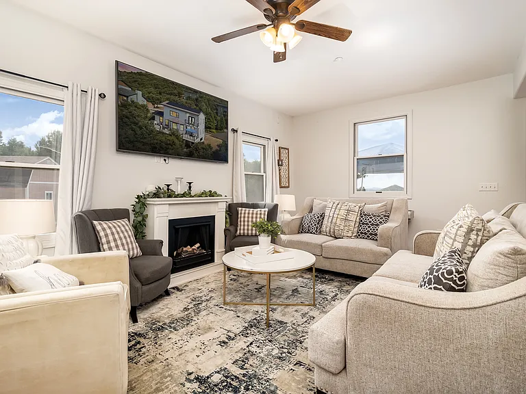 34627 Apache Dr — Photo 1