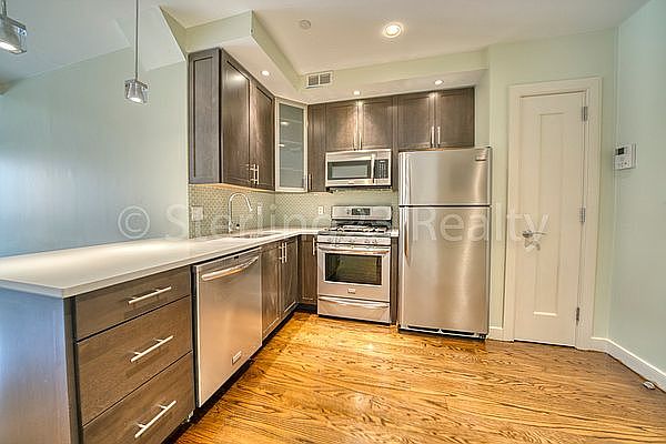 1st image of 27-04 Hoyt Ave S #5D