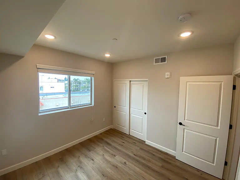 11168 Morrison St — Photo 29
