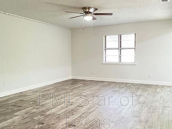 2nd image of 310 Davis Dr