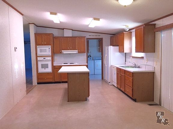 3rd image of 194 Blakefield Dr