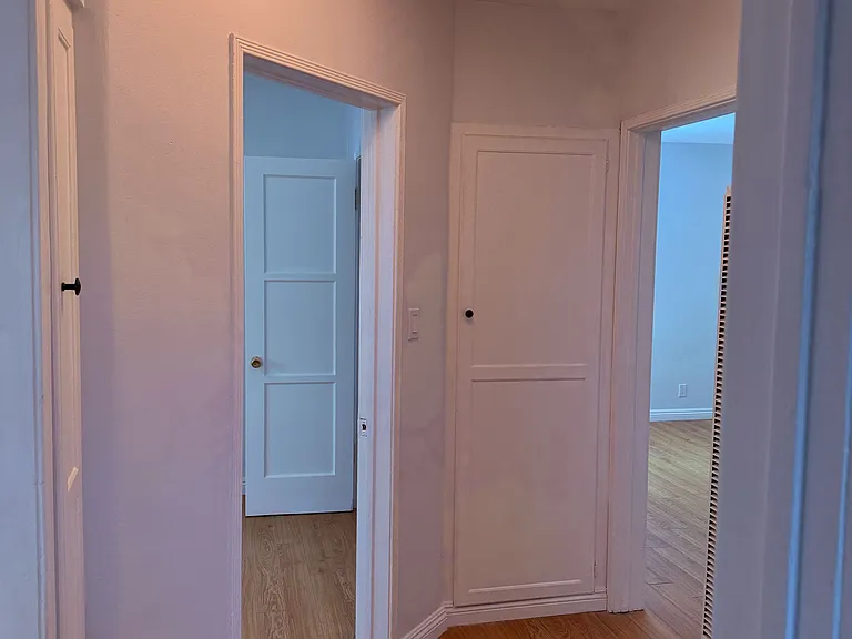 4123 1/2 W Toluca Lake Ave #4123-1/2 — Photo 12