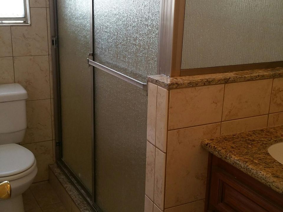 1st image of 10822 S Manhattan Pl