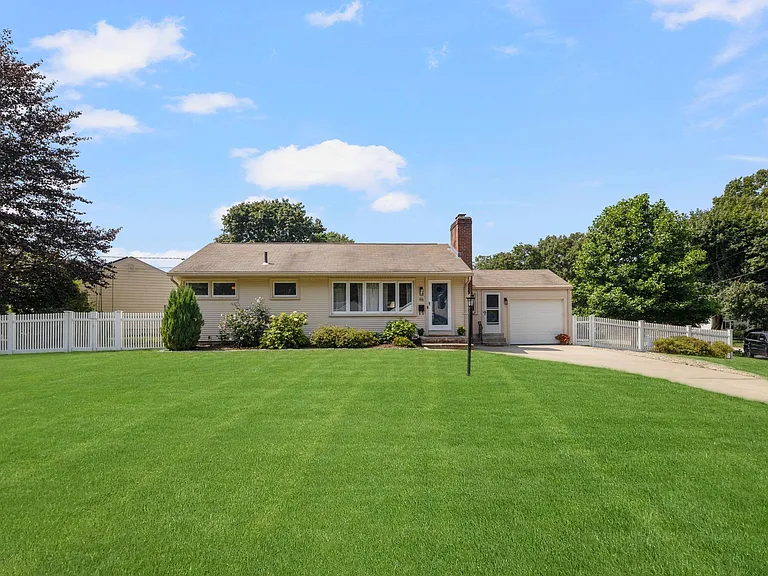 96 Redwood Dr — Photo 33