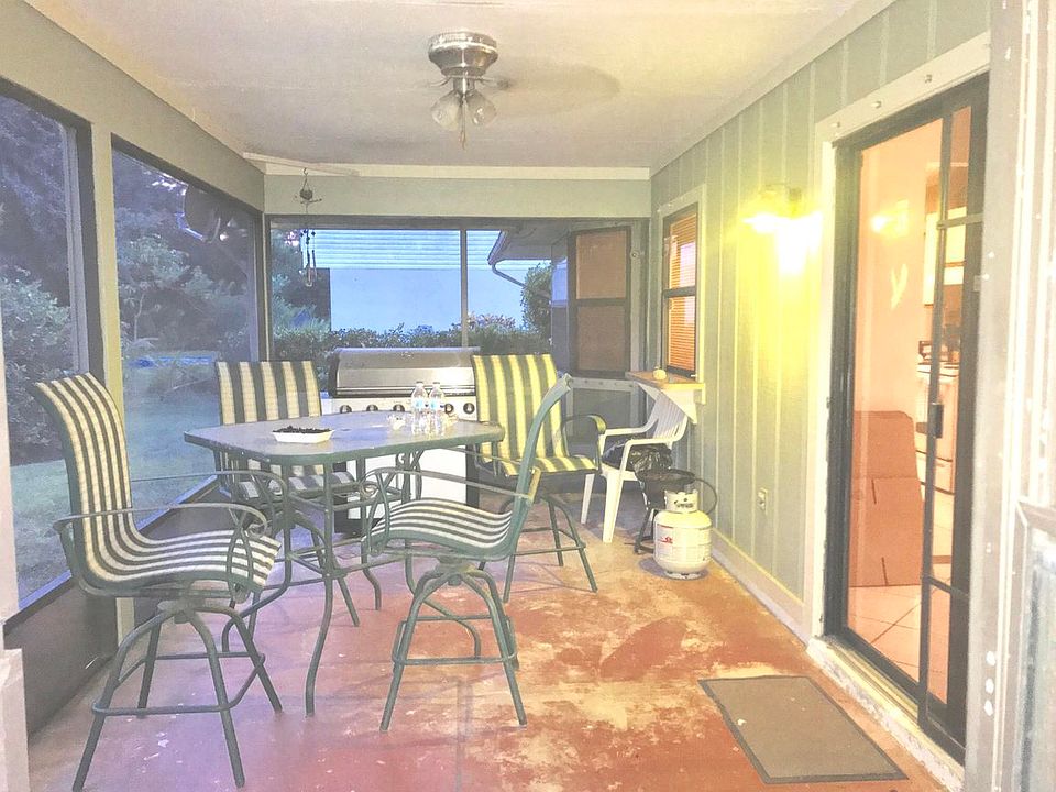 2nd image of 1668 SW Mackey Ave