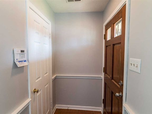 4th image of 6634 Meadow Bend Dr