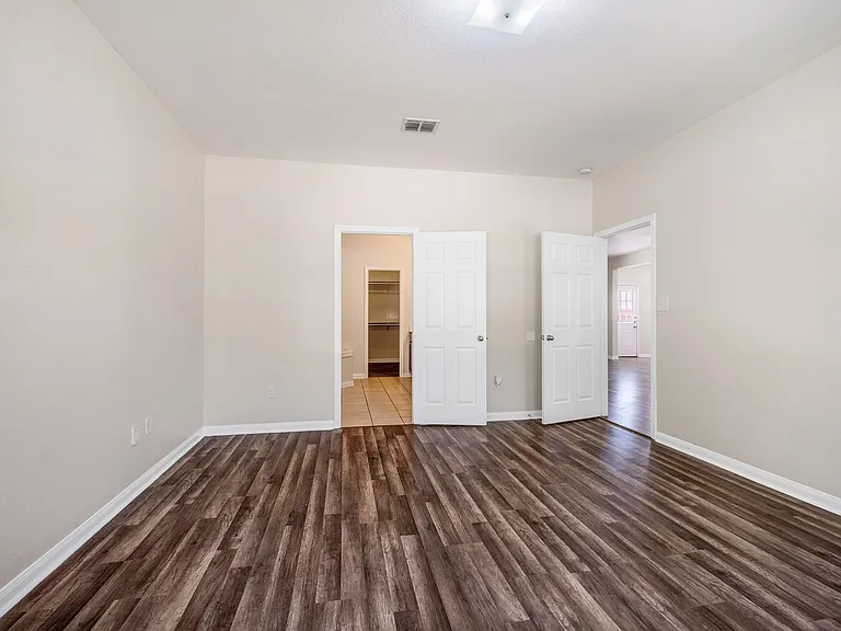 19420 James Manor St — Photo 6