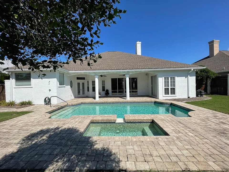 102 Grove Isle Blvd