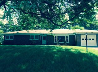 16 Sylvia Dr, Melrose, NY 12121