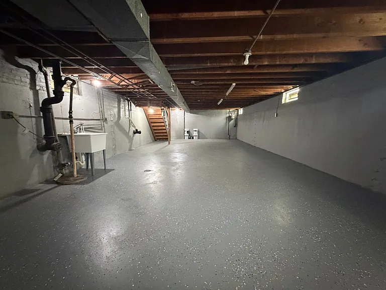 9756 S Lowe Ave — Photo 15