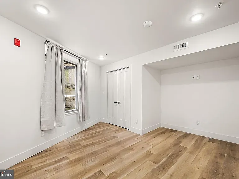 4921 Chester Ave #102 — Photo 8