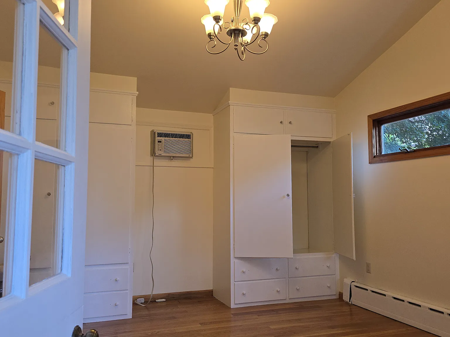2 bed, 1372 sqft, $3,500 — Photo 2