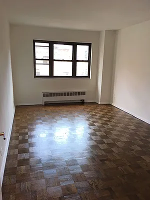 Rented by Solil Management | media 3