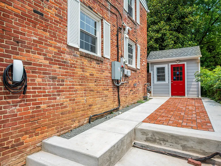 3017 S Hill St — Photo 16