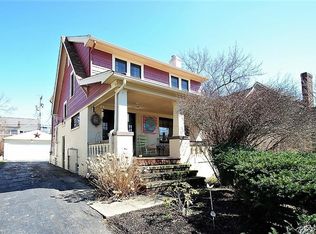 2401 Queenston Rd, Cleveland Heights, OH 44118