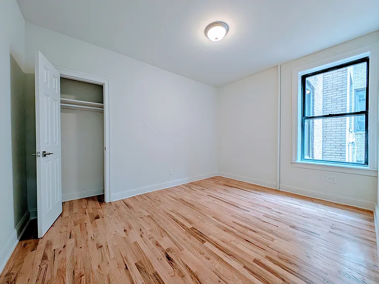 334 Montgomery St #2C — Photo 3