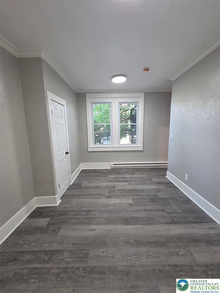 1 bed, 1.5 bath, 700 sqft, $1,250 — Photo 4
