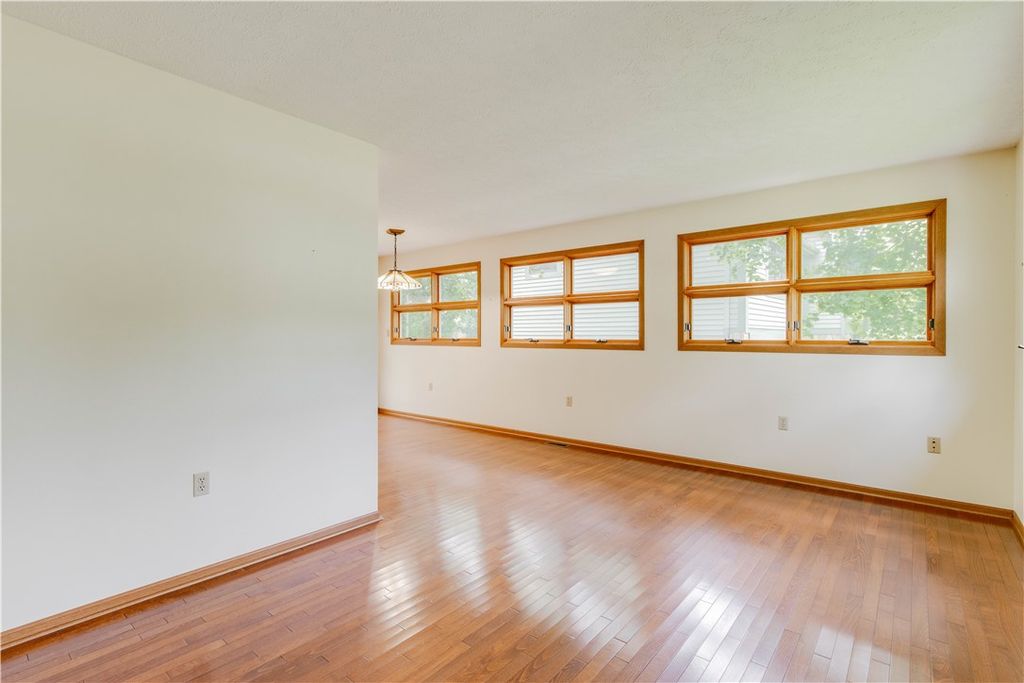975 S High St, Yellow Springs, OH - View 3