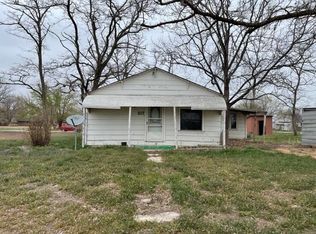 217 W 1st St, Erick, OK 73645
