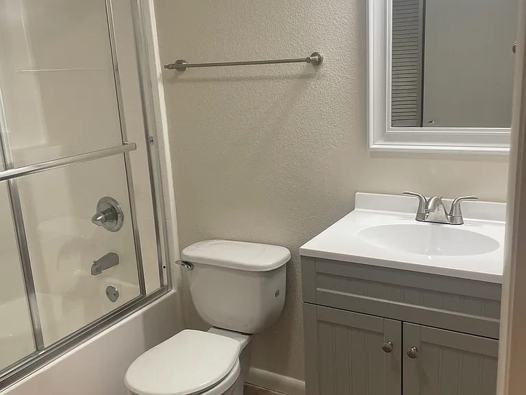 1005 E 8th St #1011 — Photo 20