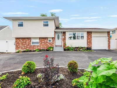 36 Michel Avenue, Farmingdale, NY, 11735