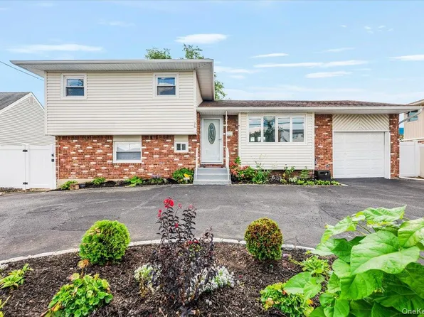 36 Michel Avenue, Farmingdale, NY 11735