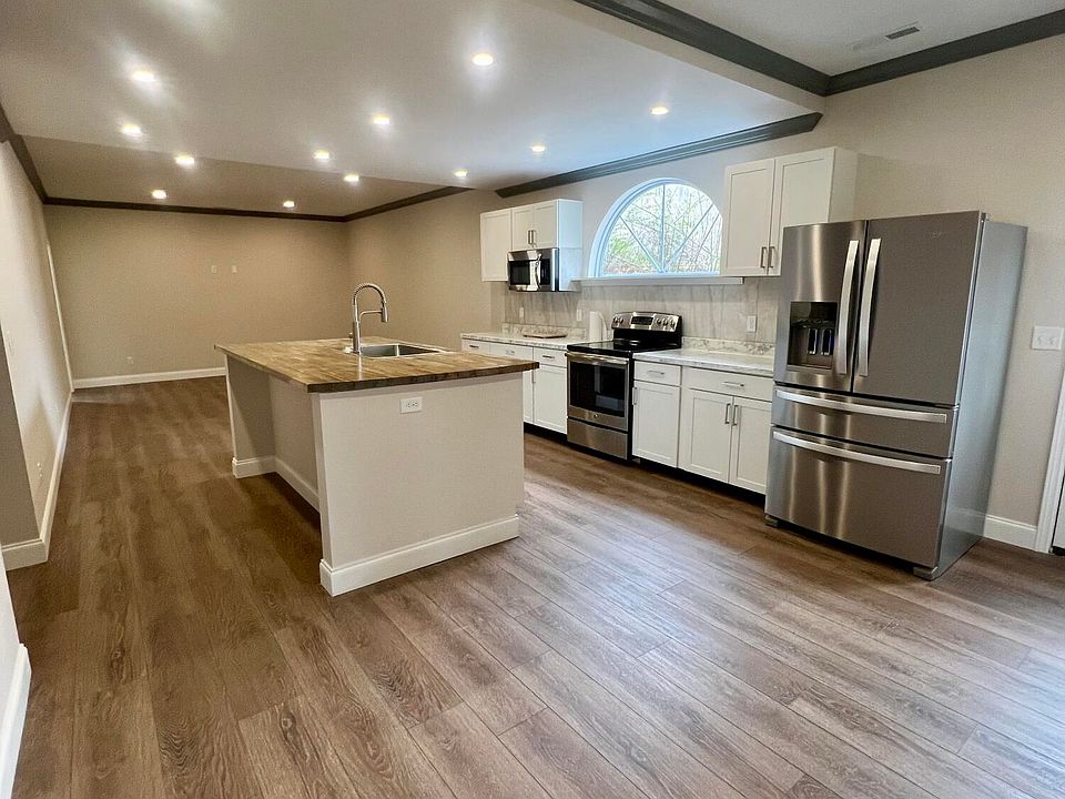 1st image of 1032 Woodgate Rd