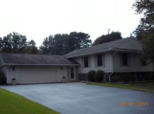 37 Highland Shore Dr, Danville, IL