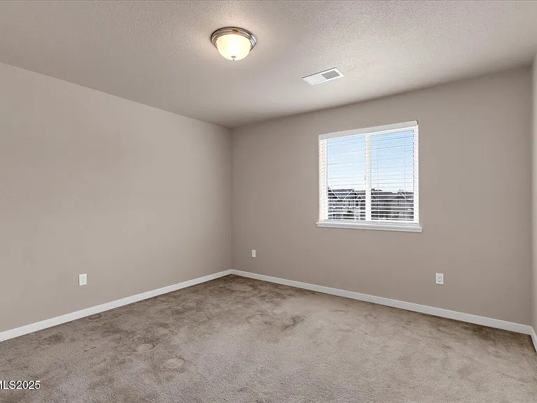 916 Garden Ct — Photo 43