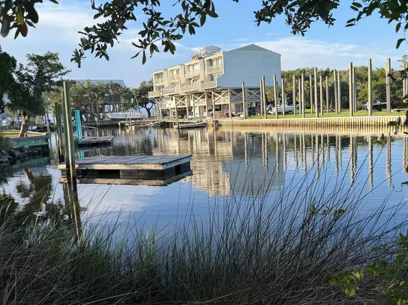 Dolphin Dr, Crawfordville, FL 32327