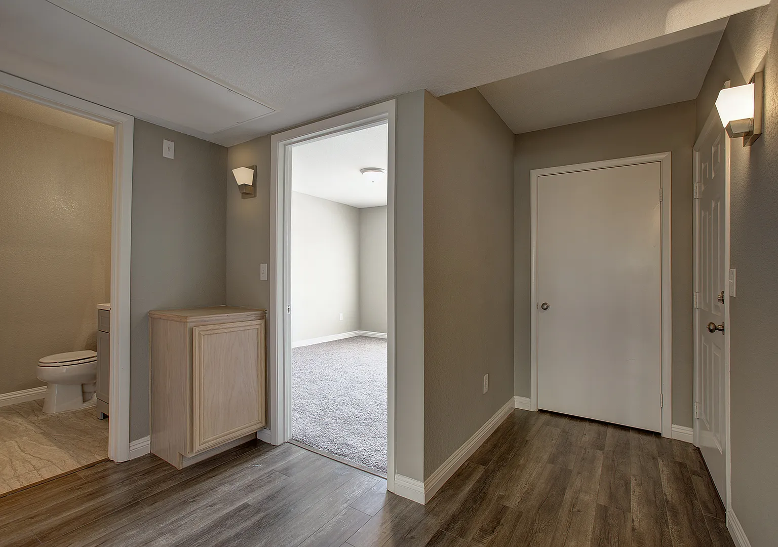 Summerlin - 2 Bedroom 2 Bath Gated 2nd Floor Condo — Photo 4
