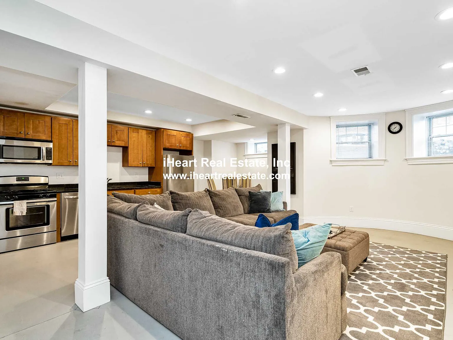 4 bed, $5,000 — Photo 2