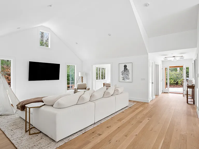 26 Springwood Way — Photo 5