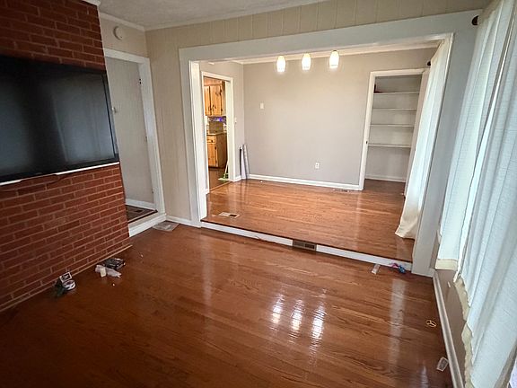 5th image of 404 Cardinal St
