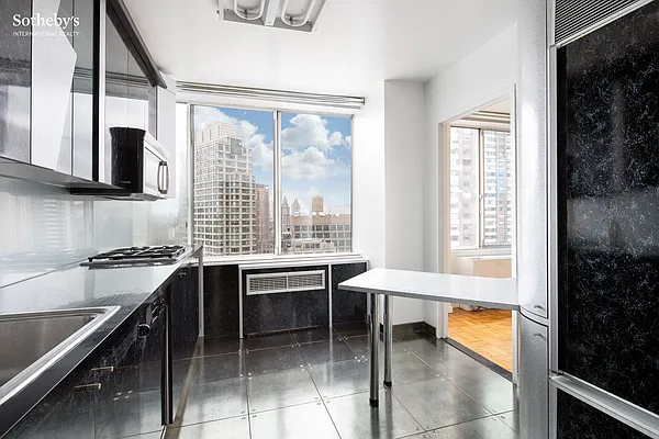 Sold by Sotheby's International Realty | media 3