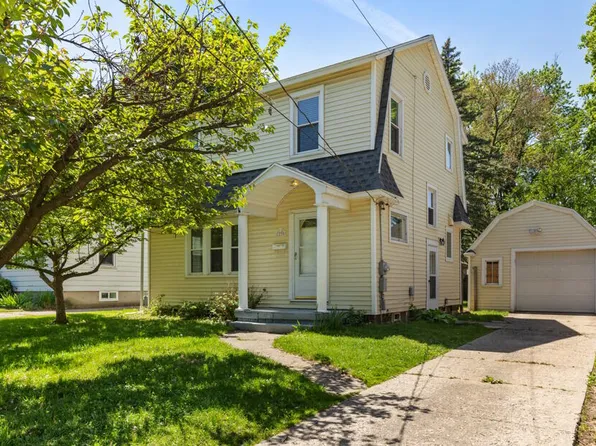 1239 Lewison Ave NE, Grand Rapids, MI 49505