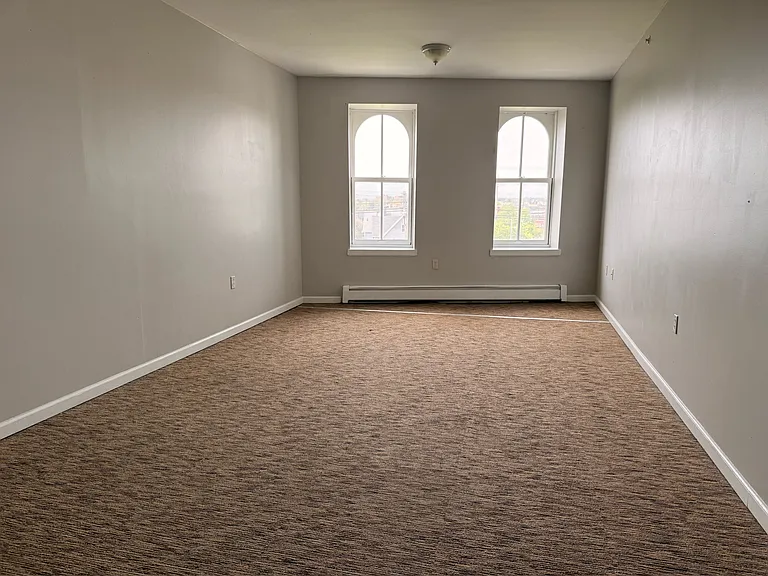 588-612 E Main St #598-D — Photo 7