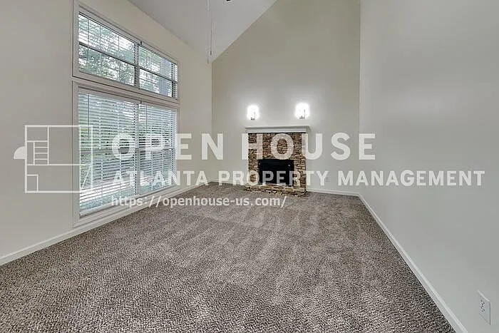 3 bed, 2.5 bath, 1812 sqft, $2,150 — Photo 3