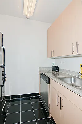 Rented by Nest Seekers International | media 28