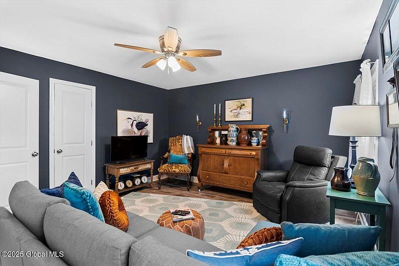 5th image of 4 Mitchell Avenue