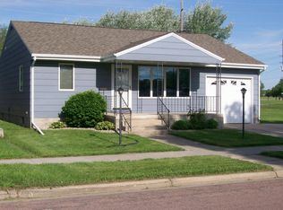 709 N Wisconsin St, Mitchell, SD 57301