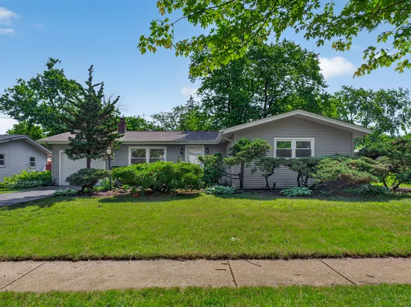 262 S 19th St, St Charles, IL 60174