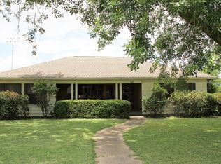 117 E Summit St, Schulenburg, TX 78956