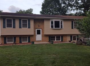 104 Stephanies Pl, Falling Waters, WV 25419